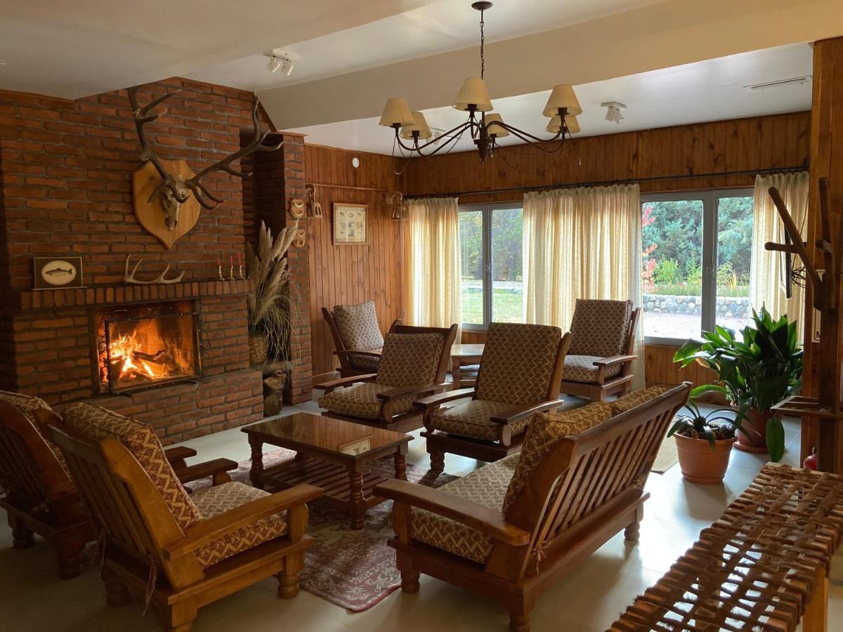 Aluminé Estancia Quillen Lodge - Hosteria מראה חיצוני תמונה