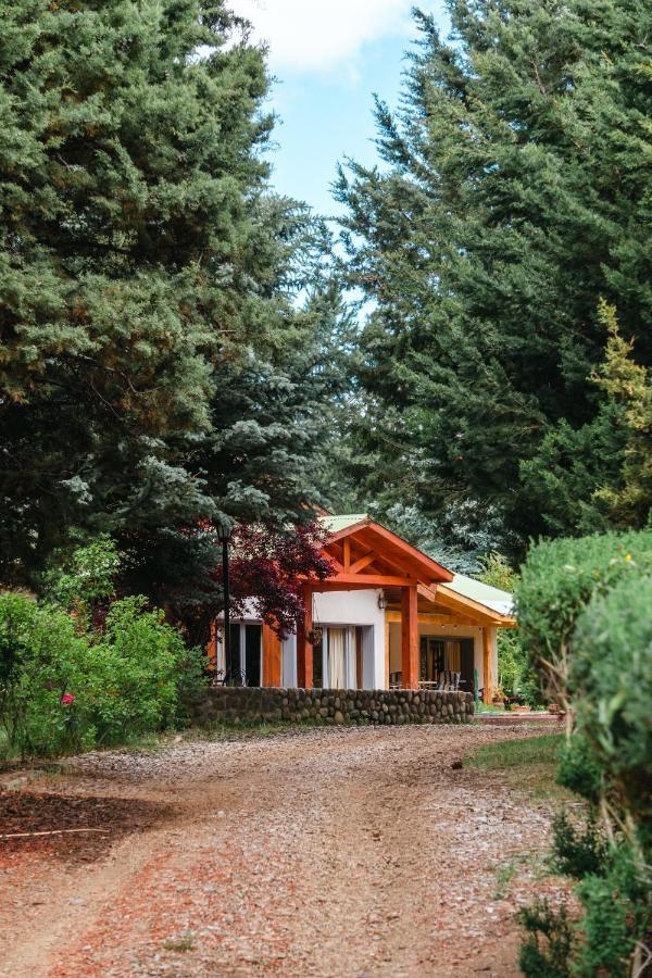 Aluminé Estancia Quillen Lodge - Hosteria מראה חיצוני תמונה