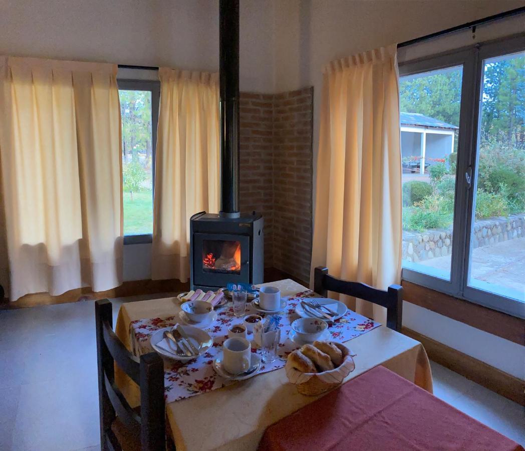Aluminé Estancia Quillen Lodge - Hosteria מראה חיצוני תמונה