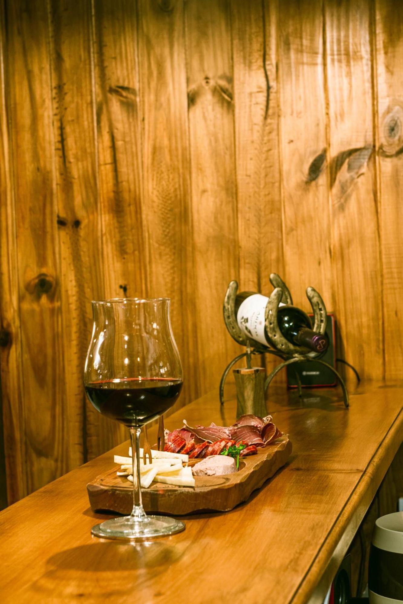 Aluminé Estancia Quillen Lodge - Hosteria מראה חיצוני תמונה